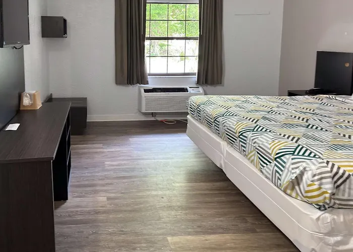 6 Tallahassee, Fl North Monroe Hotel 3*