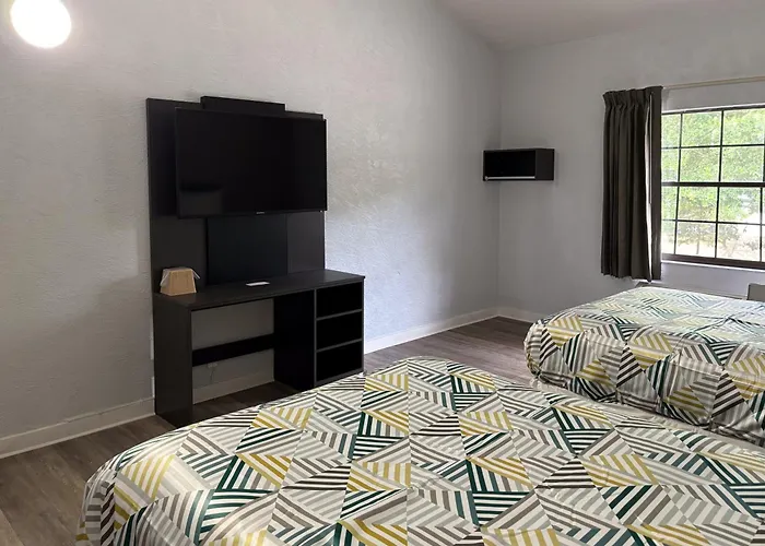 Hotel 6 Tallahassee, Fl North Monroe 3*