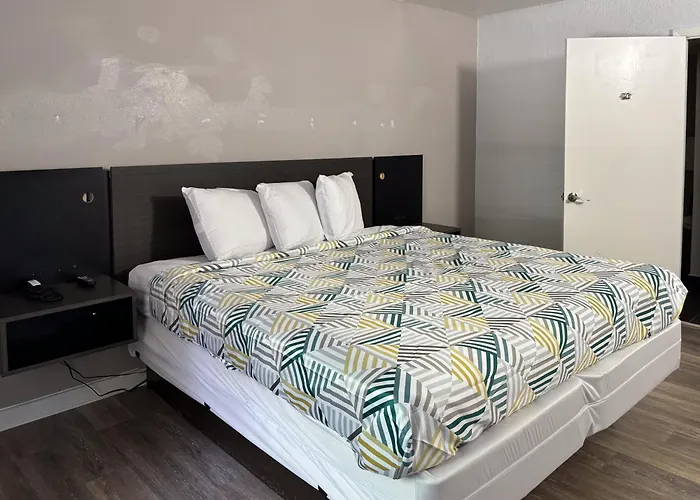 6 Tallahassee, Fl North Monroe 3*