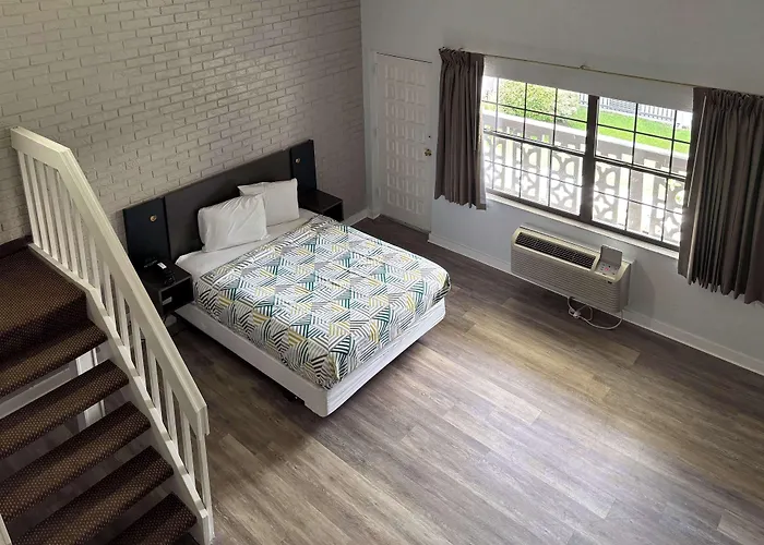 6 Tallahassee, Fl North Monroe 3*