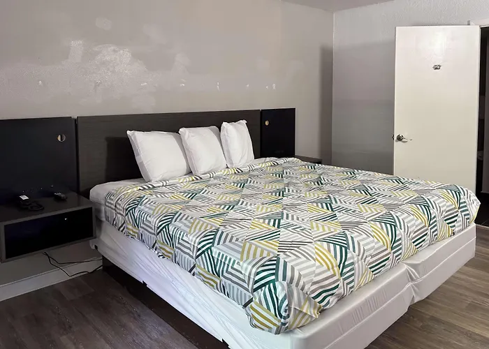 Hotel 6 Tallahassee, Fl North Monroe 3*